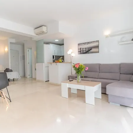 Castillo Apartment *