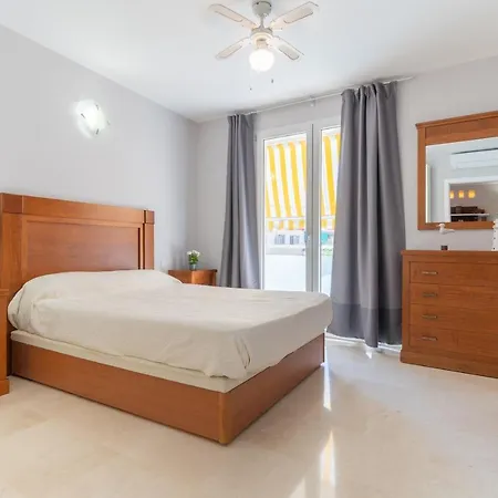 Castillo Apartment *