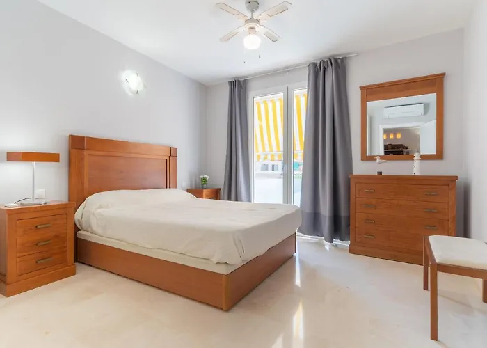 Castillo Apartment *