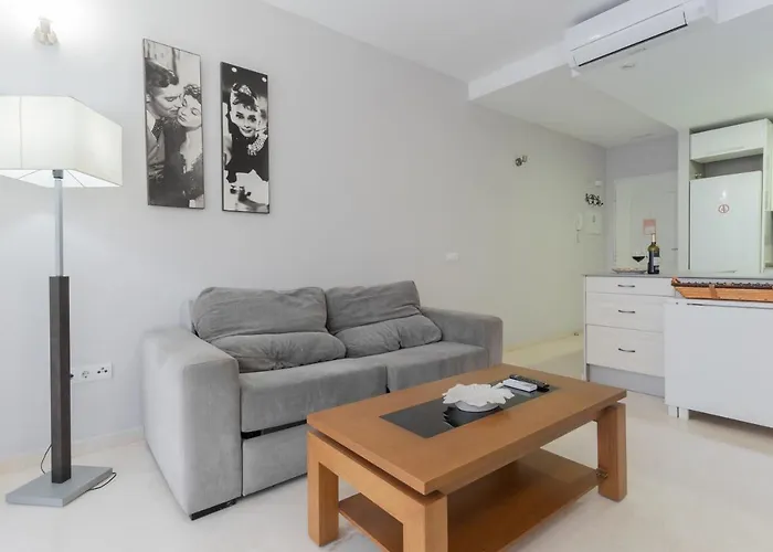 Castillo Apartment *