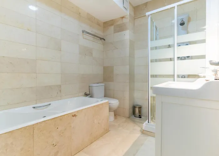 Castillo Apartment *