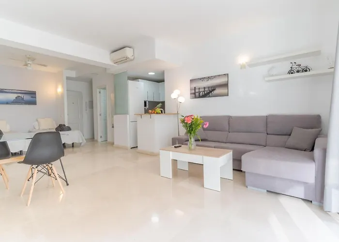 Castillo Apartment *